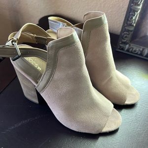 Peep toe sling back heels